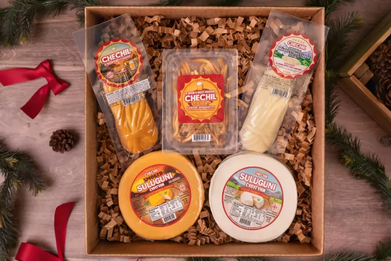 Chechil Cheese Sampler Variety Gift Box Top (1)